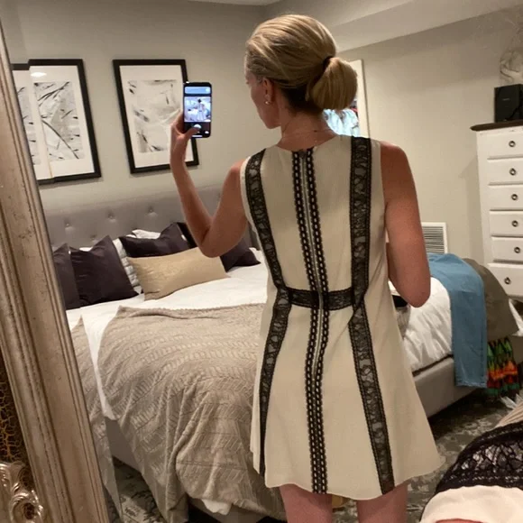 ⭐️ALICE + Olivia Dress - Picture 2 of 2